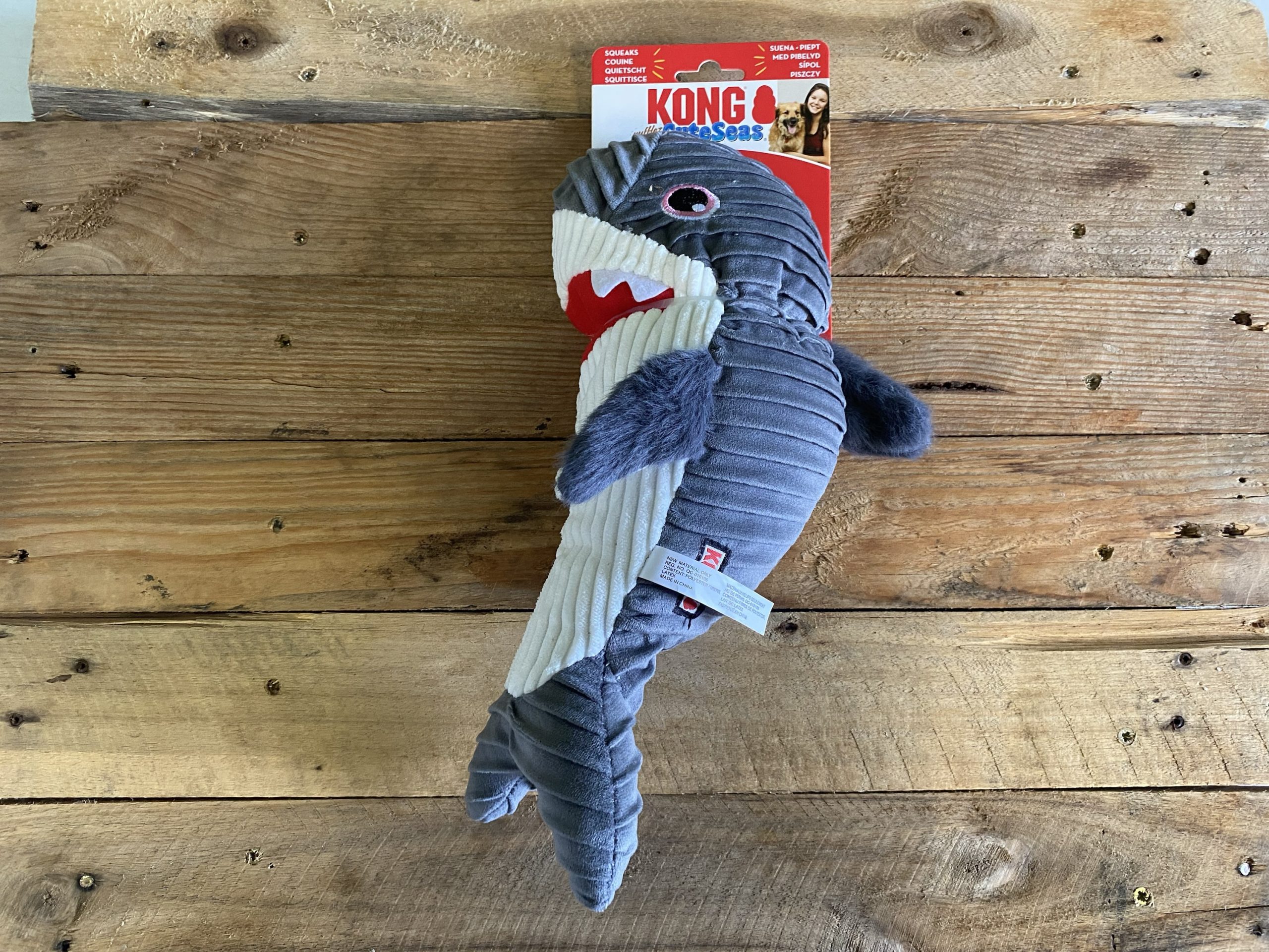 KONG Cute Seas Shark – 1 Pc